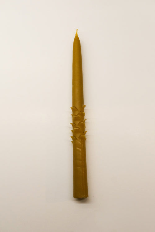 bougie en cire d'abeille faite et sculptée à la main 