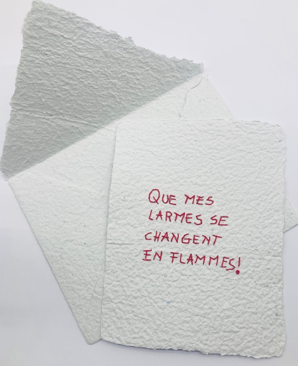 carte et enveloppe en papier recyclé et brodée à la main 