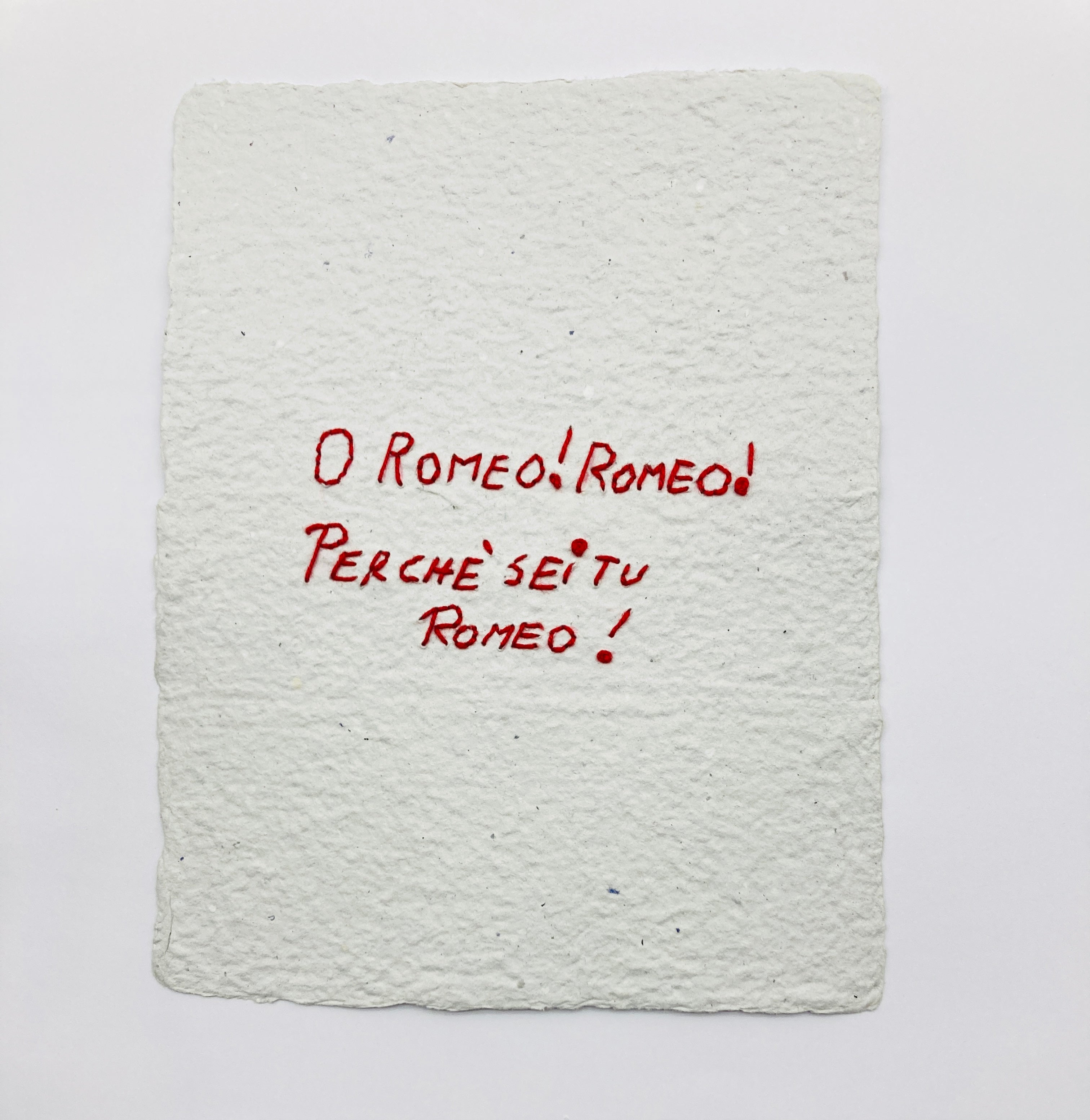 papier recyclé et brodée à la main avec citation de Romeo e Giulietta 