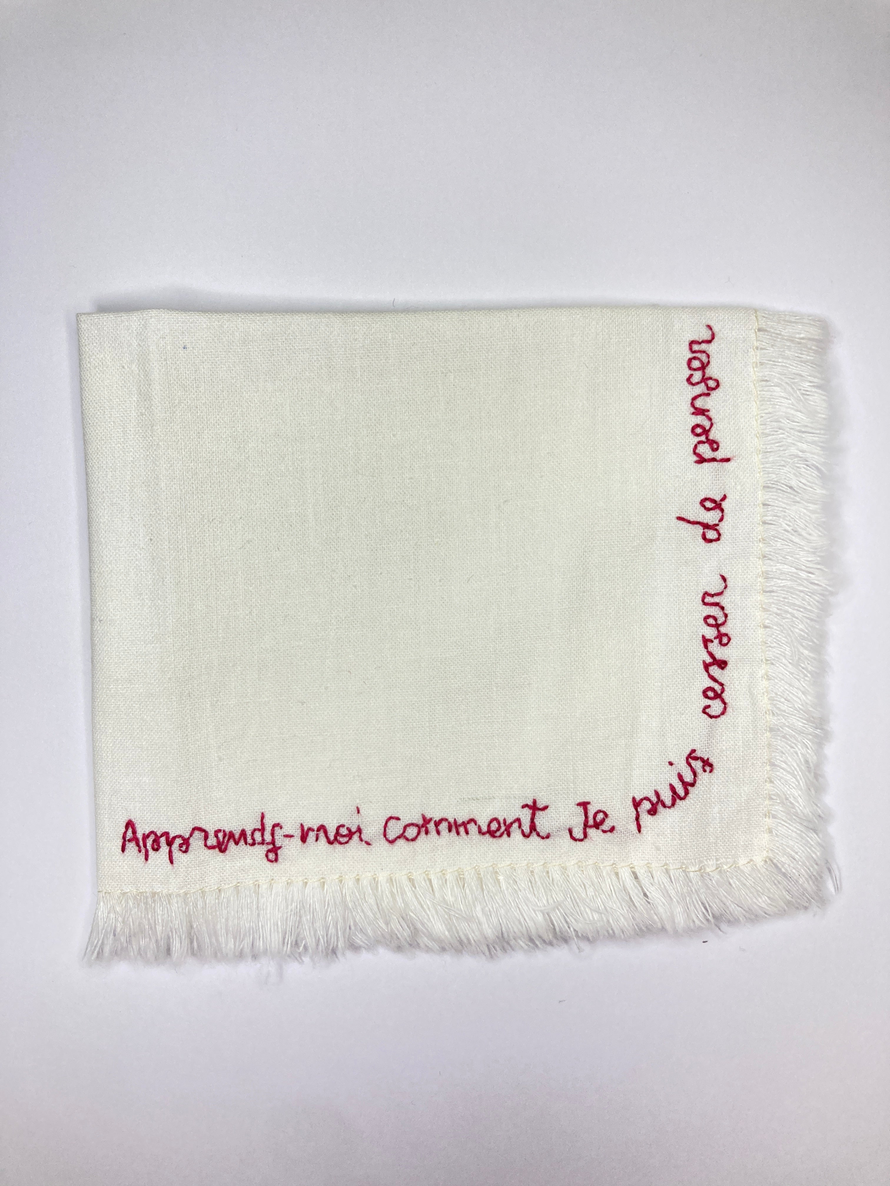 Serviette brodée à la main apprends-moi